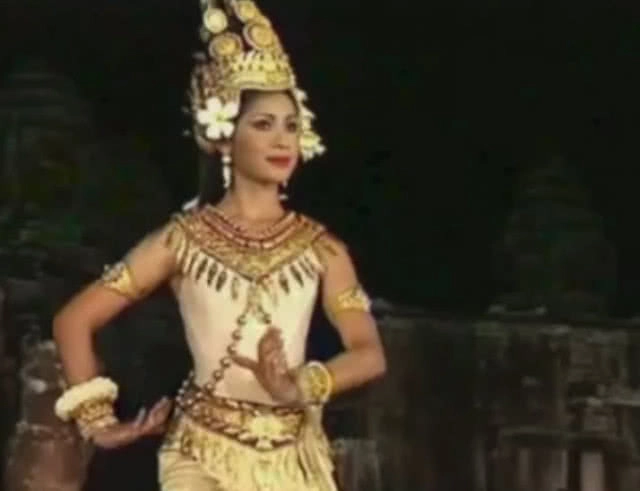 เปิดประวัติ "อุก พัลลา"พระชายา "เจ้ารณฤทธิ์" จาก "นางระบำ" สู่ "นักการเมืองหญิง"