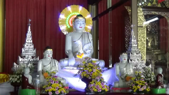 อลังการ!! วิหารไม้สักศิลปะผสมผสาน ไทยล้านนา-เมียนมา หนึ่งเดียวในพะเยา