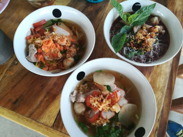 เปิดร้าน 'ข้าวกะเพรา' บึ้ม เน้นปริมาณมาก! ราคาถูก! ช่วยคนมีรายได้น้อย อิ่มท้อง