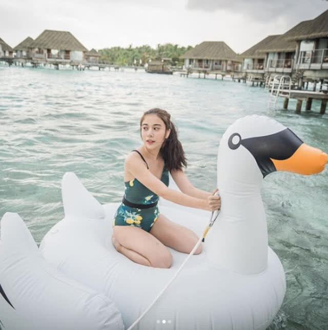 เก้า-สุภัสสรา อวดหุ่นชุดว่ายน้ำ ทะเลมัลดีฟส์