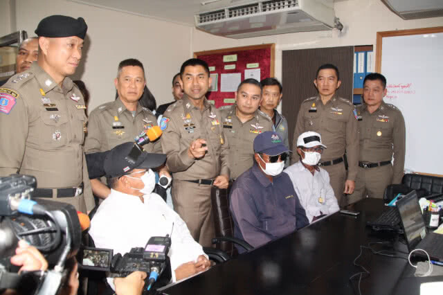 แถลงจับตุ๊กตุ๊ก-มัคคุเทศก์ เอาเปรียบนทท. อ้าง "วัดปิดวังปิด" พร้อมขอโทษคนไทย ให้สัจจะจะไม่ทำอีก