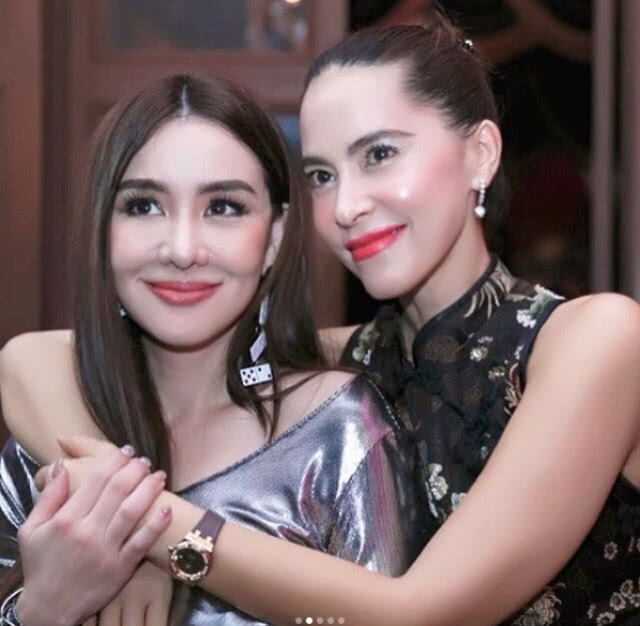 สุดซาบซึ้ง สายใยพี่น้อง "มาช่า" ให้กำลังใจ"นิโคล"
หลังเลิกศรราม !!!!