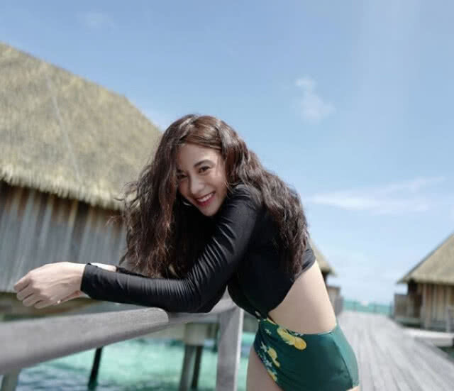 เก้า-สุภัสสรา อวดหุ่นชุดว่ายน้ำ ทะเลมัลดีฟส์