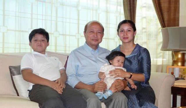 เปิดประวัติ "อุก พัลลา"พระชายา "เจ้ารณฤทธิ์" จาก "นางระบำ" สู่ "นักการเมืองหญิง"