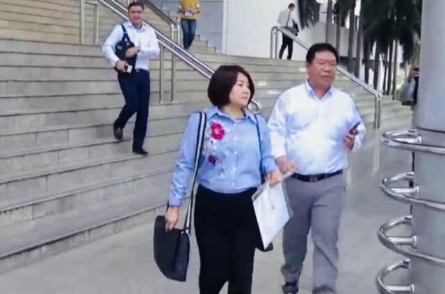 5 อดีตผู้บริหาร"ไอเฟค"เข้ามอบตัวต่อศาล