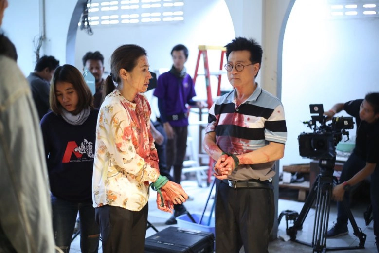 'ปั่น-เอ๋' ถูกโน๊ตจับเป็นตัวประกันใน 'เล็บครุฑ'