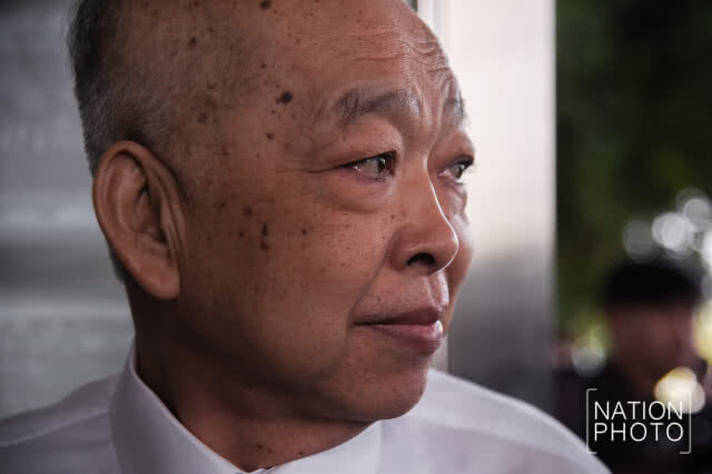 คุก 2 ปี ไม่รอลงอาญา
"สุรพงษ์" คืนพาสปอร์ต "ทักษิณ"