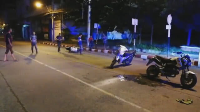 โจ๋! กลับจากเที่ยว ถูกไล่ตีกลางถนน