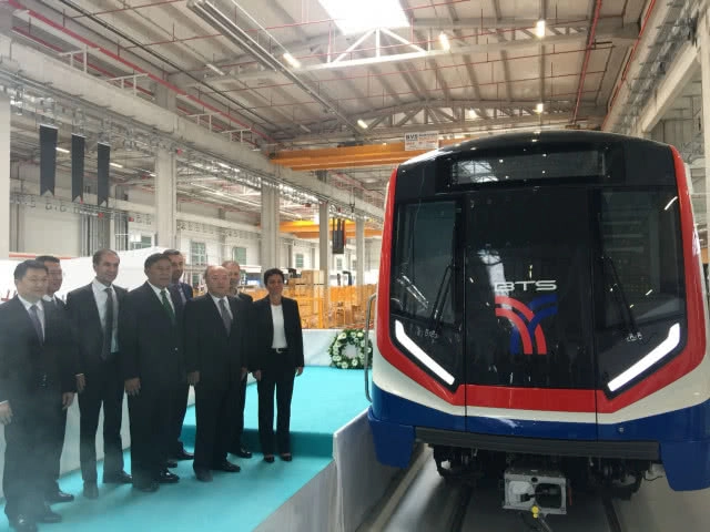 ‘บีทีเอส ‘รับมอบรถไฟฟ้า 
ล๊อตใหม่’จุคนเพิ่ม-ทันสมัย-ประหยัดพลังงาน