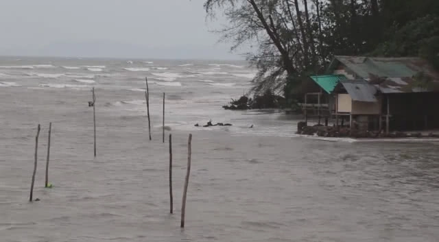 'เรือประมง' ขนาดเล็ก ในตรัง กว่า 100 ลำ งดออกจากฝั่ง