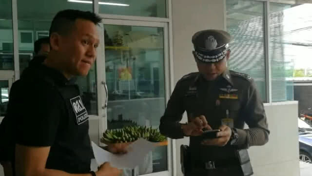 บุกจับ!! เครือข่ายบอลออนไลน์ ย่านจรัญฯ พบเงินหมุนเวียน 155 ล้านบาท