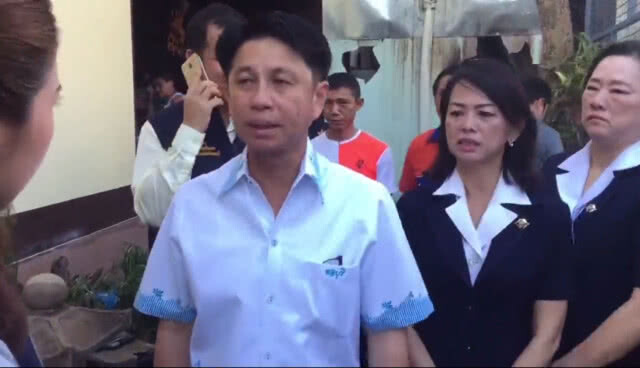 ผู้ว่าฯ ชลบุรี ลงพื้นที่ช่วยเหลือชาวบ้าน ถูกไฟไหม้