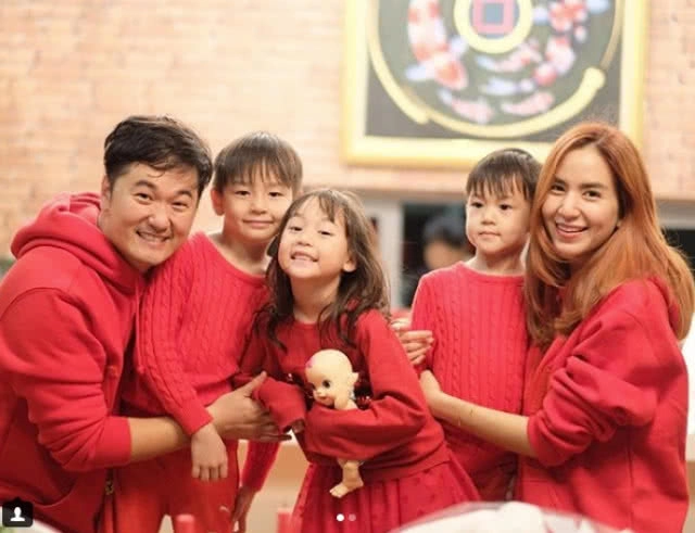 เเมตซ์กันทั้งบ้าน !! ส่องภาพครอบครัว "พลอย-ชิดจันทร์" !!!!