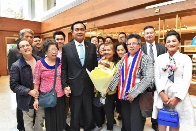 (ภาพชุด) พล.อ.ประยุทธ์ ถึงกรุงลอนดอนแล้ว! ในการเยือนสหราชอาณาจักรและสาธารณรัฐฝรั่งเศส