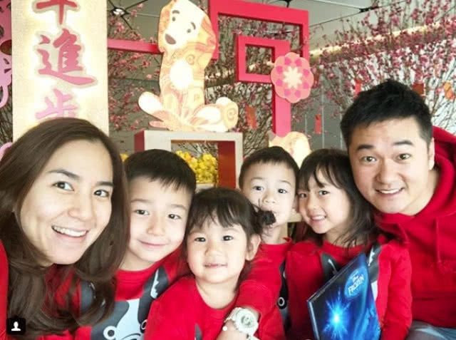 เเมตซ์กันทั้งบ้าน !! ส่องภาพครอบครัว "พลอย-ชิดจันทร์" !!!!