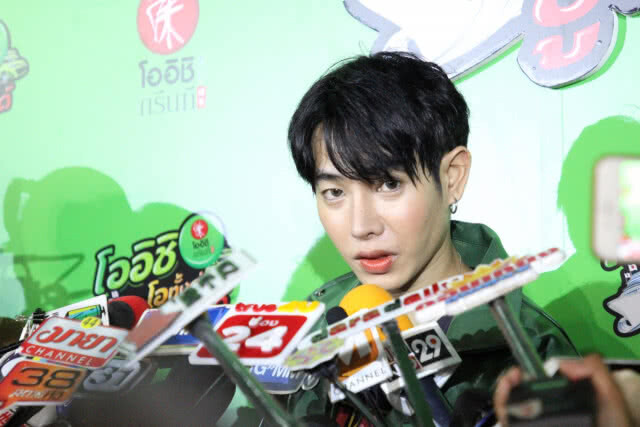 "เป๊ก ผลิตโชค" เตรียมปล่อยซิงเกิ้ลใหม่ สุดปลื้ม!! ยอดจอง "โฟโต้บุ๊ค" กระฉูด