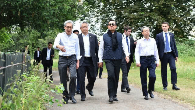 "บิ๊กตู่" รีแล็กซ์ ทัวร์ลอนดอน