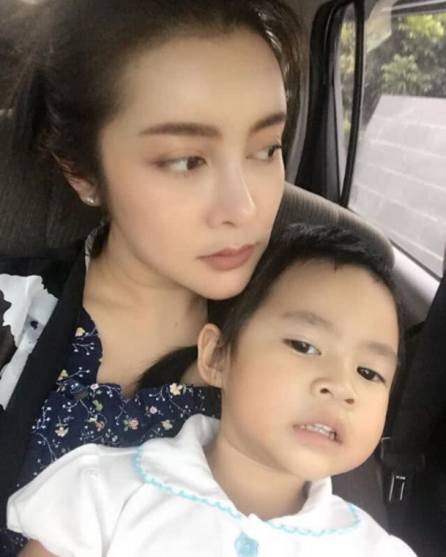 คุณแม่สายสตรอง "เอิร์น เดอะสตาร์" ล่าสุดลงมือสร้างบ้านด้วยตัวเอง!