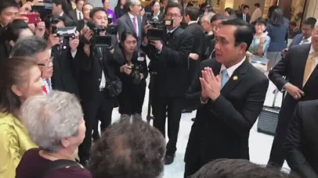 คนไทยในลอนดอนเชียร์ "ประยุทธ์" นั่งนายกฯ ต่อ
