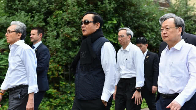 "บิ๊กตู่" รีแล็กซ์ ทัวร์ลอนดอน