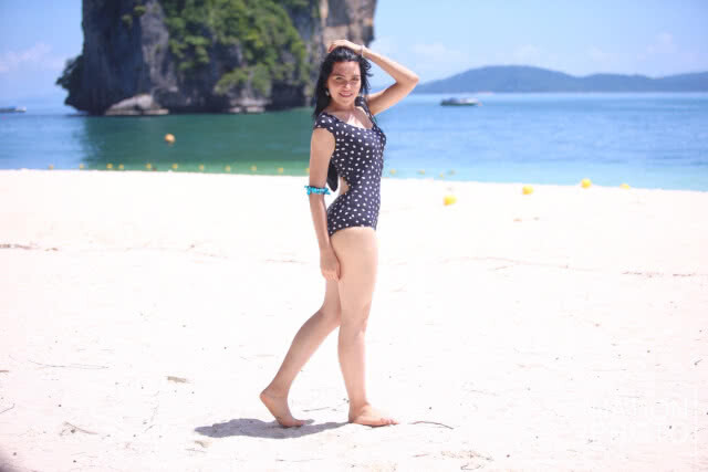 (ภาพชุด) มันจ้าซะเหลือเกิน! ส่อง 40 สาวงามมิสยูนิเวิร์สไทยแลนด์ 2018 ในชุดว่ายน้ำกลางหาดทรายขาว