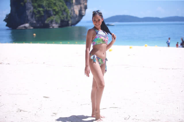 (ภาพชุด) มันจ้าซะเหลือเกิน! ส่อง 40 สาวงามมิสยูนิเวิร์สไทยแลนด์ 2018 ในชุดว่ายน้ำกลางหาดทรายขาว
