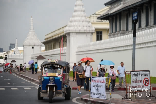 คุมเข้มแท๊กซี่-ตุ๊กตุ๊ก รอบพระบรมมหาราชวัง ป้องกันข่มขู่-โก่งราคา นักท่องเที่ยว