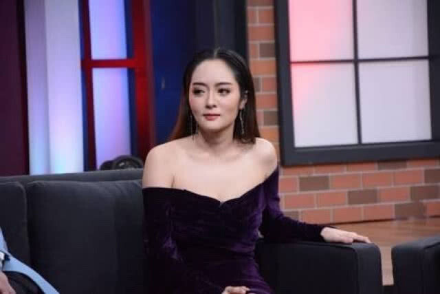 เอ๊ะๆ ยังไง "แก้มบุ๋ม" โพสต์สุดจี๊ด หมายถึงใครกันนะ?