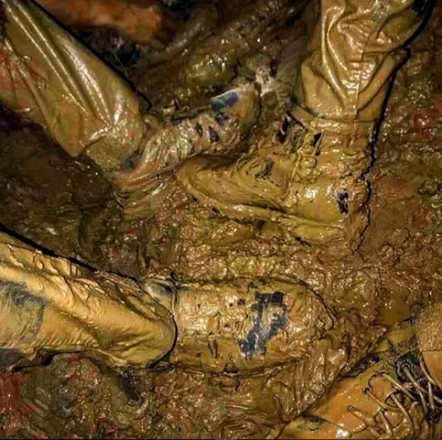 ลุยโคลนถ้ำหลวง "ดอย ธิเบศร์ ดัชนี" เชื่อ! 13 ชีวิต ต้องรอด