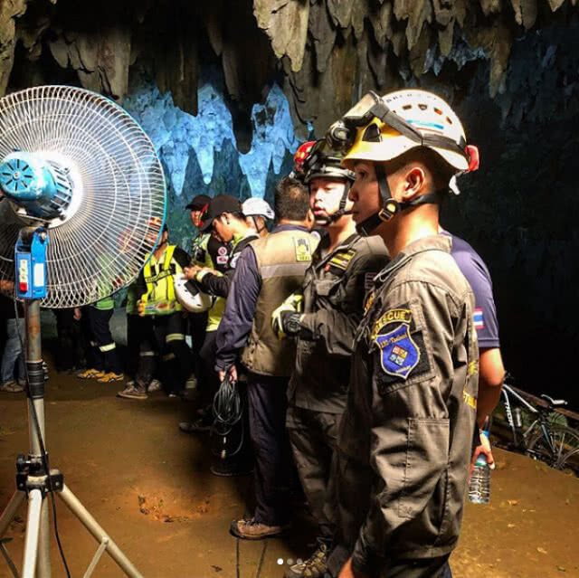ลุยโคลนถ้ำหลวง "ดอย ธิเบศร์ ดัชนี" เชื่อ! 13 ชีวิต ต้องรอด