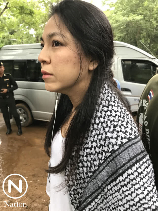 "จอย ศิริลักษณ์" บินตรง ส่งเสบียง "ถ้ำหลวง"