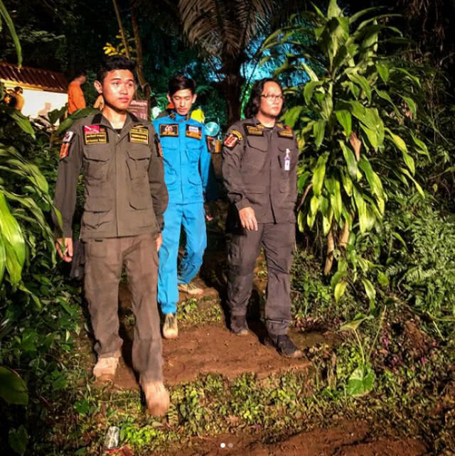 ลุยโคลนถ้ำหลวง "ดอย ธิเบศร์ ดัชนี" เชื่อ! 13 ชีวิต ต้องรอด