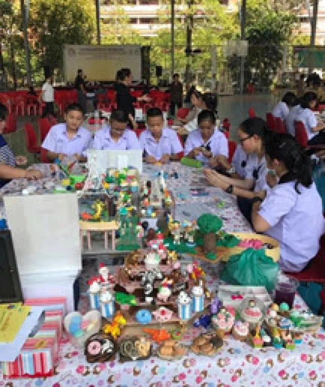 คบเด็กสร้างโรงพยาบาล