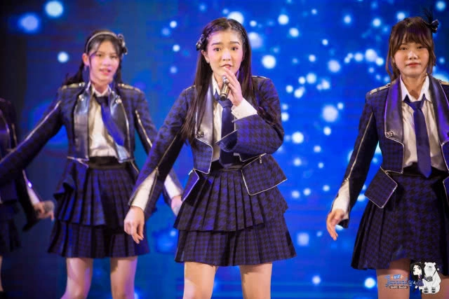 ลูกน้องจัดให้!! ซื้อโฆษณารถเมล์ อวยพรวันเกิด"ลูกพี่เจนนิษฐ์ BNK48"