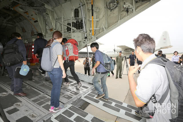 กองทัพอากาศ จัด C-130 ให้จนท.ชุดช่วยเหลือ ลงพื้นที่ถ้ำหลวง