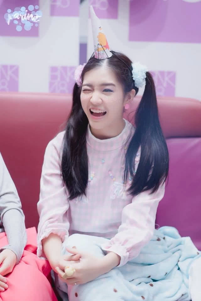 ลูกน้องจัดให้!! ซื้อโฆษณารถเมล์ อวยพรวันเกิด"ลูกพี่เจนนิษฐ์ BNK48"