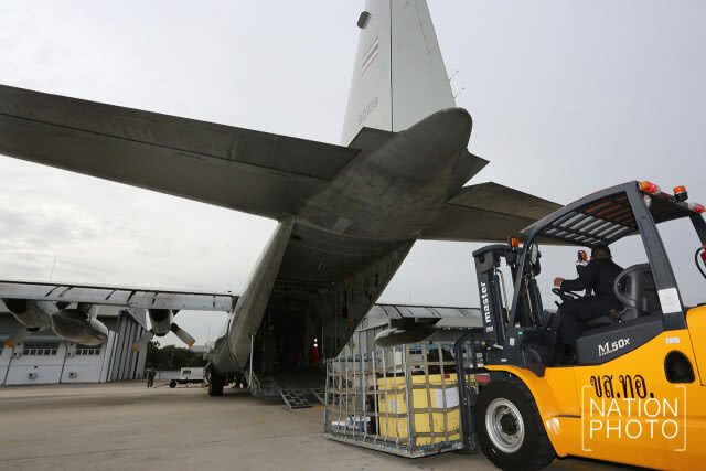 กองทัพอากาศ จัด C-130 ให้จนท.ชุดช่วยเหลือ ลงพื้นที่ถ้ำหลวง