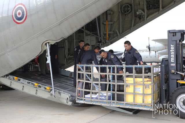 กองทัพอากาศ จัด C-130 ให้จนท.ชุดช่วยเหลือ ลงพื้นที่ถ้ำหลวง
