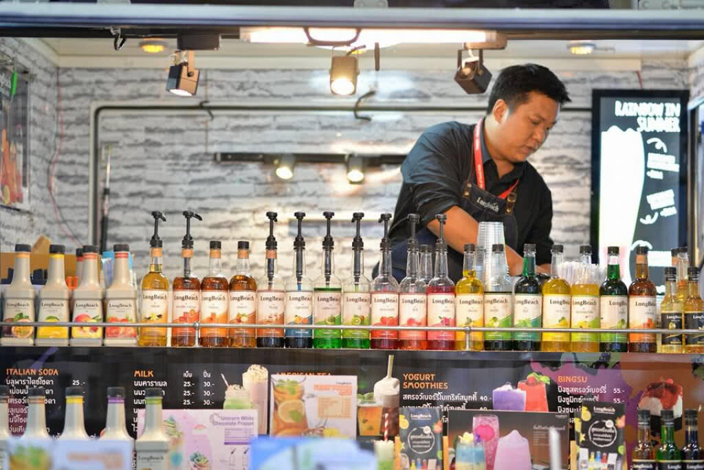อร่อยปักหมุด : ยุคทองร้านกาแฟ เปิดตัว ลองบีชไซรัปปิ๊งไอเดีย วัตถุดิบเครื่องดื่มครบ ตอบโจทย์ร้านกาแฟ อร่อยปักหมุด : ยุคทองร้านกาแฟ เปิดตัว ลองบีชไซรัปปิ๊งไอเดีย วัตถุดิบเครื่องดื่มครบ ตอบโจทย์ร้านกาแฟ