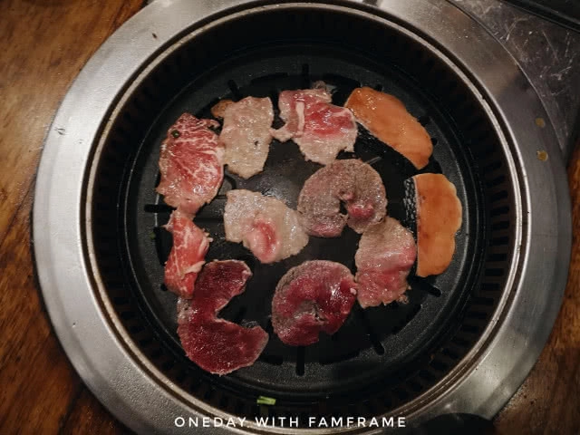 ปิ้งย่าง "เตาถ่าน Yakiniku Paradise" with famframe