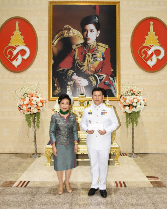 ฟ้าหญิงจุฬาภรณ์ฯ พระราชทานเงินสนับสนุนการปฏิบัติการช่วยเหลือ 13 ชีวิต "ทีมหมูป่า" ติดถ้ำหลวง