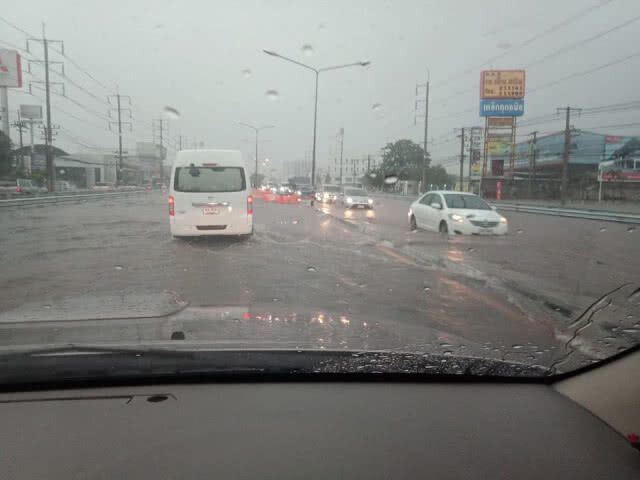 เมืองโคราชจมบาดาล หลังฝนตกหนักแค่ 1 ชั่วโมง