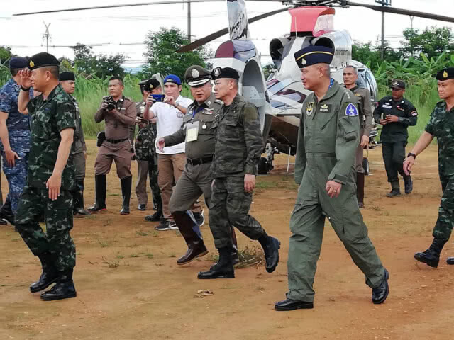 รองโฆษกตร.เผย เตรียมกำลัง 700 นาย ผลัดเปลี่ยนเวรระดมช่วยเหลือทีมหมูป่า