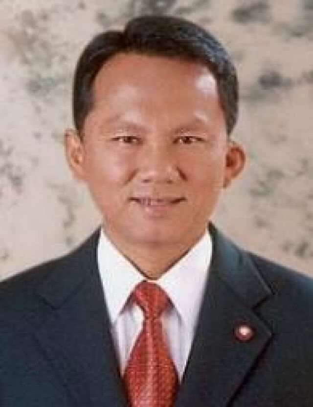 "ป้อม" ปลื้มกลุ่มสามมิตรหนุน "ประยุทธ์" เชื่อ ทำให้ ปท.เข้มแข็ง