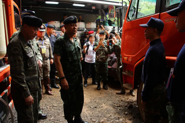 ผบ.สส.เยี่ยมกำลังพลปฏิบัติหน้าที่ช่วยทีมหมูป่า(มีคลิป)