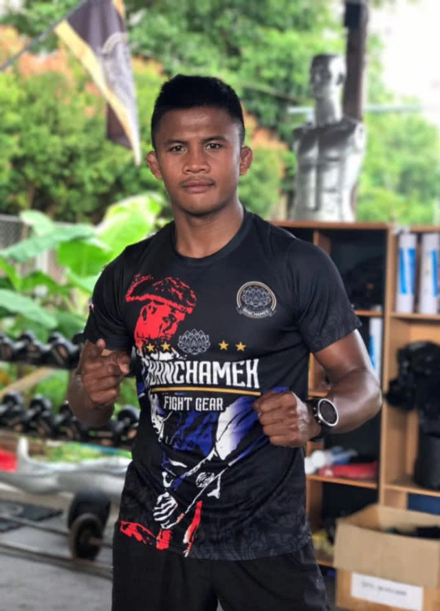 ทีมบอลกรุงเทพคริสเตียน - บัวขาว ส่งแรงใจถึง 13 ชีวิต หมูป่า