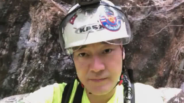 (คลิป) "ฝันดี" เปิดคลิปทางเข้าถ้ำลุ้นถึงตัว 13 นักเตะทีมหมูป่า