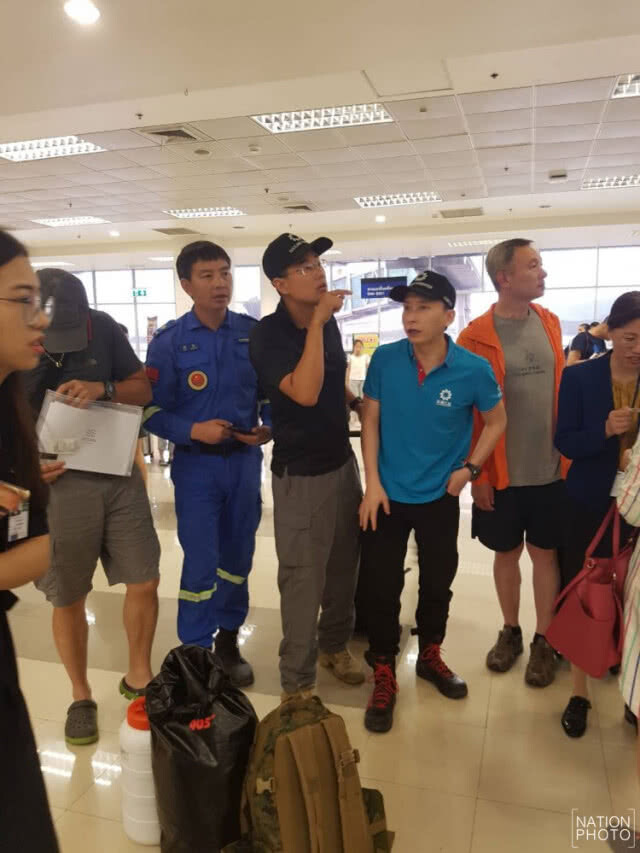 ทีมกู้ภัยจีนช่วยหา 13 ชีวิตติดถ้ำหลวง !!
