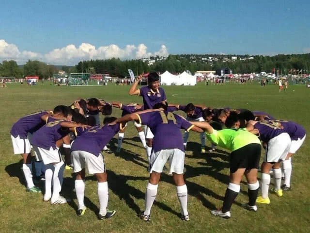 ทีมบอลกรุงเทพคริสเตียน - บัวขาว ส่งแรงใจถึง 13 ชีวิต หมูป่า