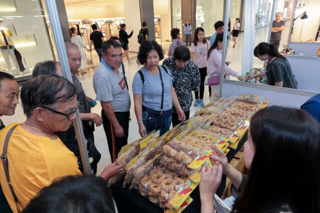 งาน "APi Roadshow มหัศจรรย์พาเหรดสินค้าเกษตรนวัตกรรม เลาะอีสาน แอ่วเหนือ ล่องใต้"